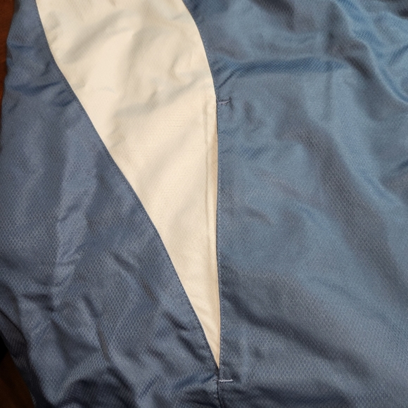 Port Authority Windbreaker, Fleetwood RV - Picture 5 of 8